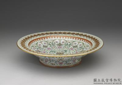 图片[2]-Plate with geometrical decoration in fencai polychrome enamels, Qing dynasty, Qianlong reign, 1736-1795-China Archive